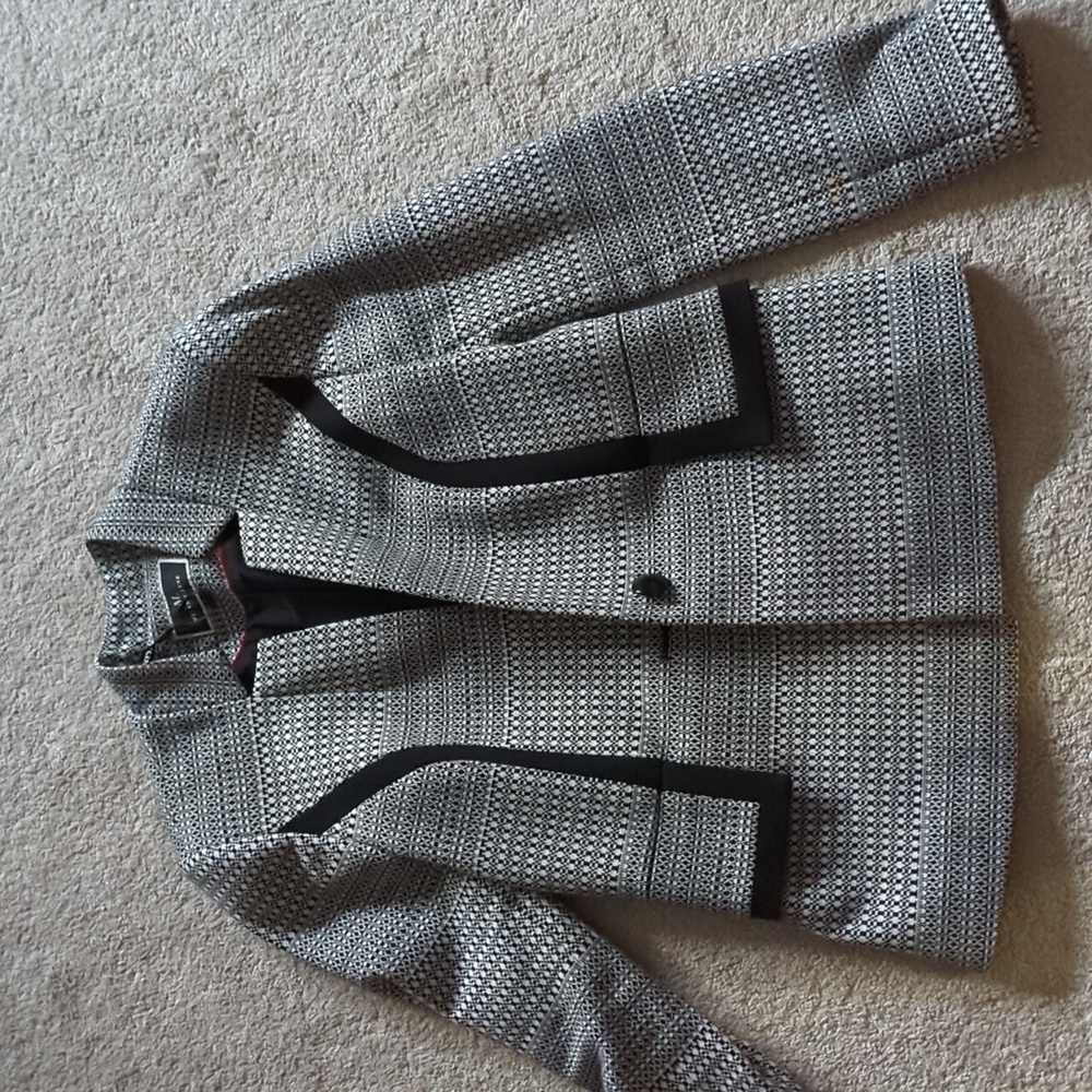 Ladies Jacket - Picture 1 of 4